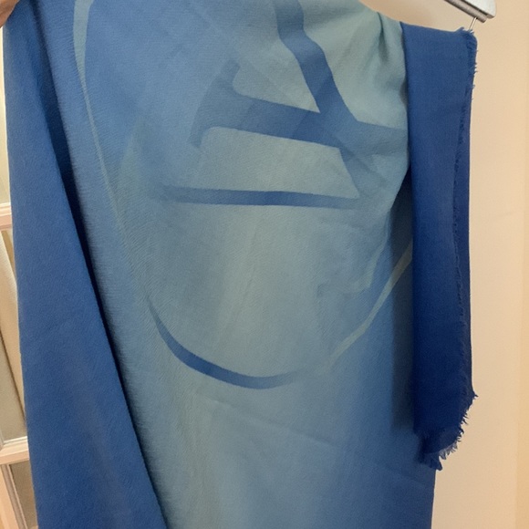Louis Vuitton large wool scarf - Picture 3 of 3